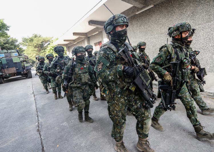 Taiwanese army soldiers during a readiness enhancement drill, amid escalating Taiwan-China tensions, in Taiwan, on Jan.6, 2022.